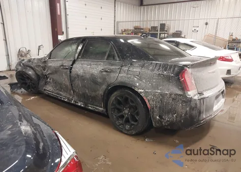 2017 Chrysler 300 300S Alloy Edition z USA, uszkodzony, nr VIN 2C3CCABG4HH668772
